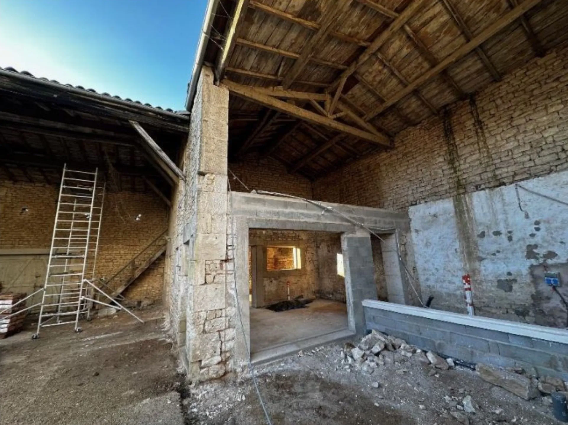 ITE sur ossature bois + enduit — état avant intervention Sévria à Niort (2024)